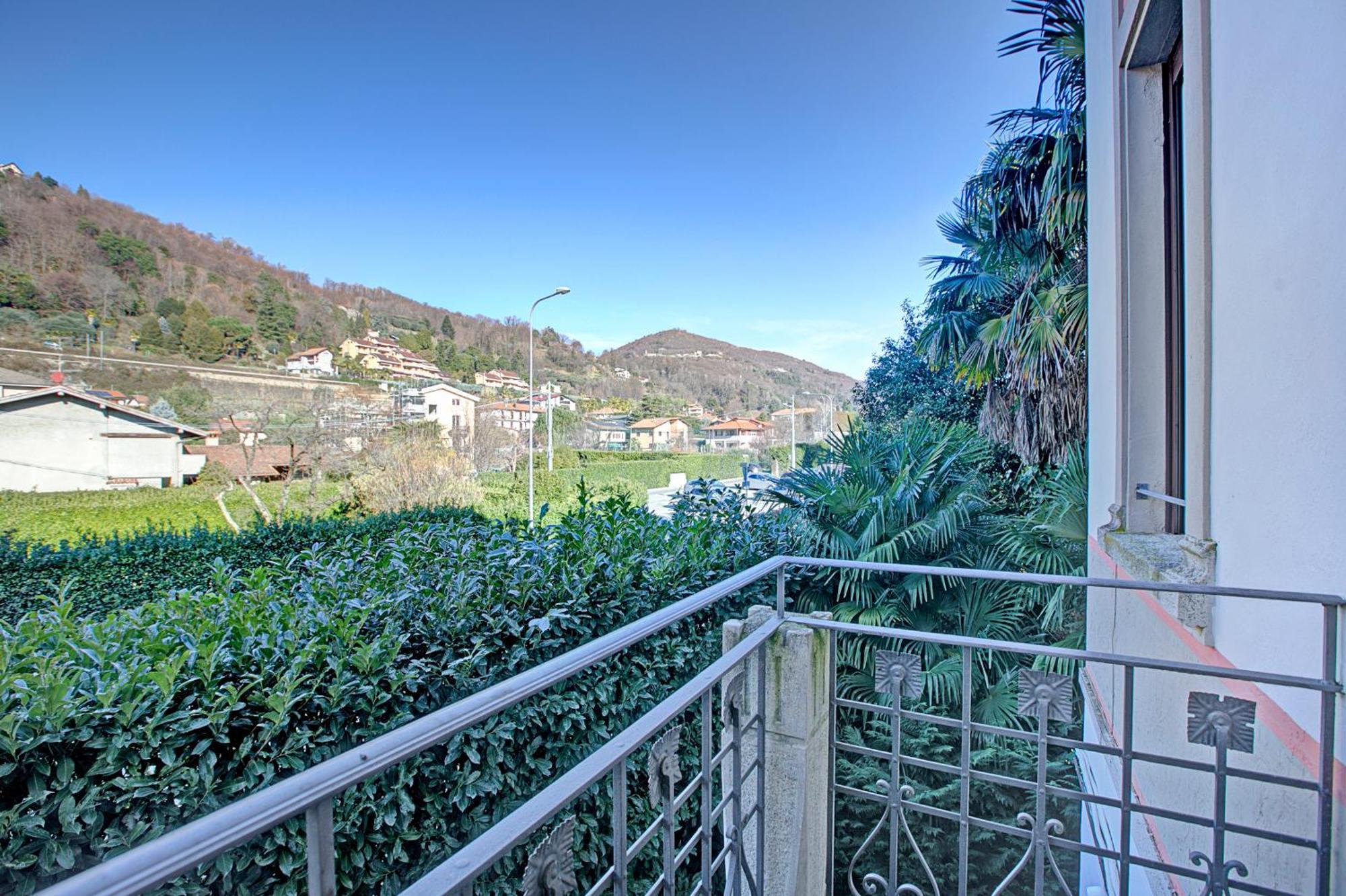 Villa Jejia- Pool And Garden Lesa Exterior foto