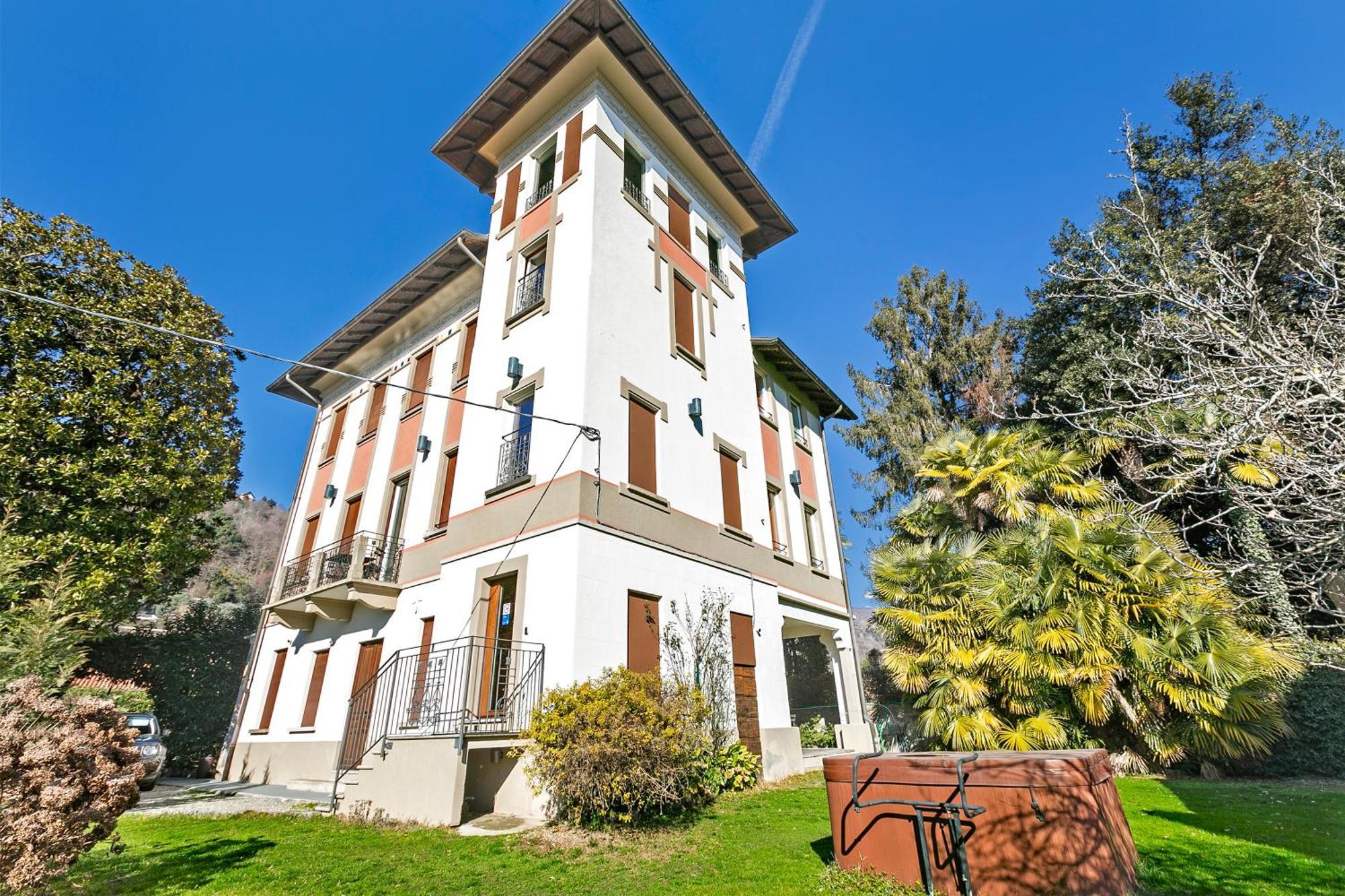 Villa Jejia- Pool And Garden Lesa Exterior foto